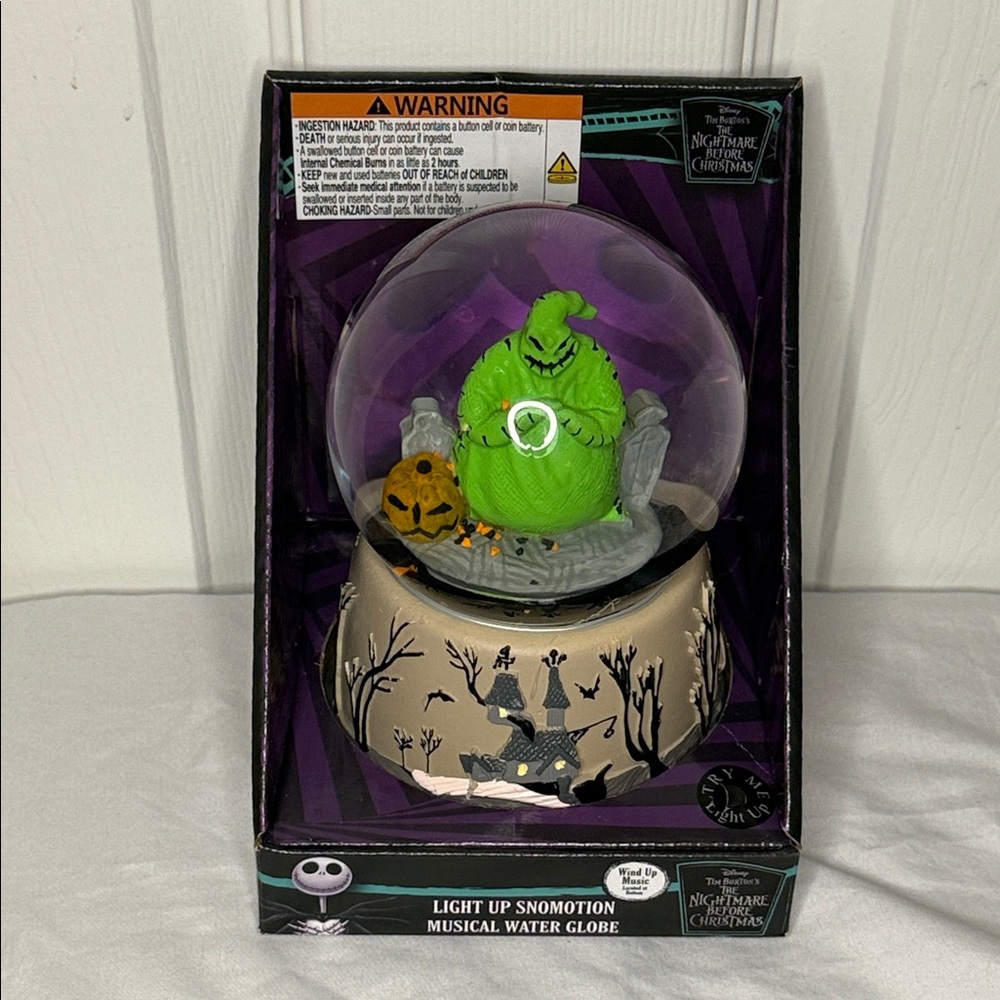 Nightmare Before Christmas- Light Up Snowmotion Musical Water Globe